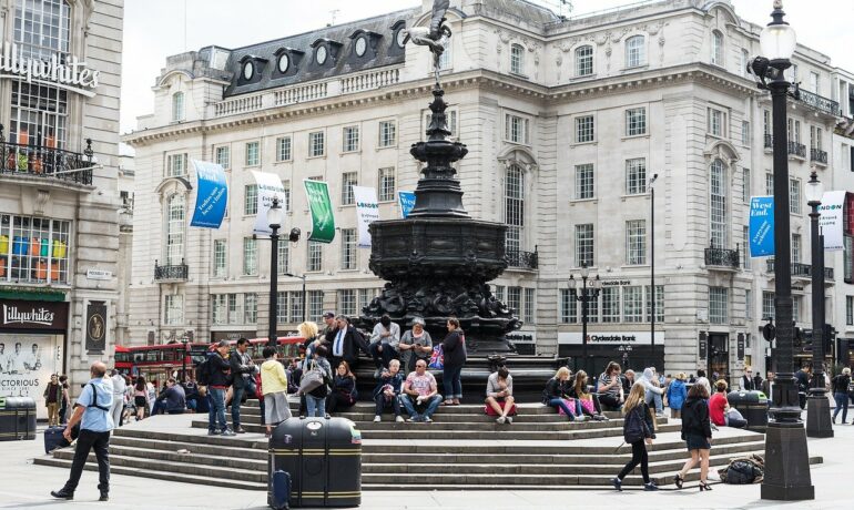 london walking